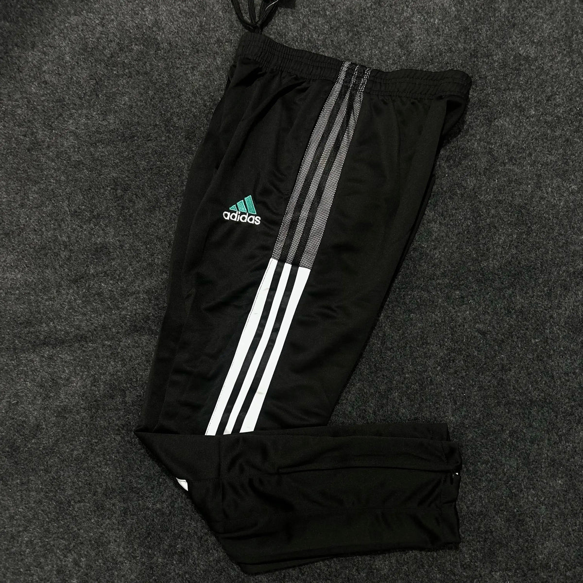 REAL MADRID X ADDIDAS 2023 OFFICIAL PREMIUM TRACKPANT